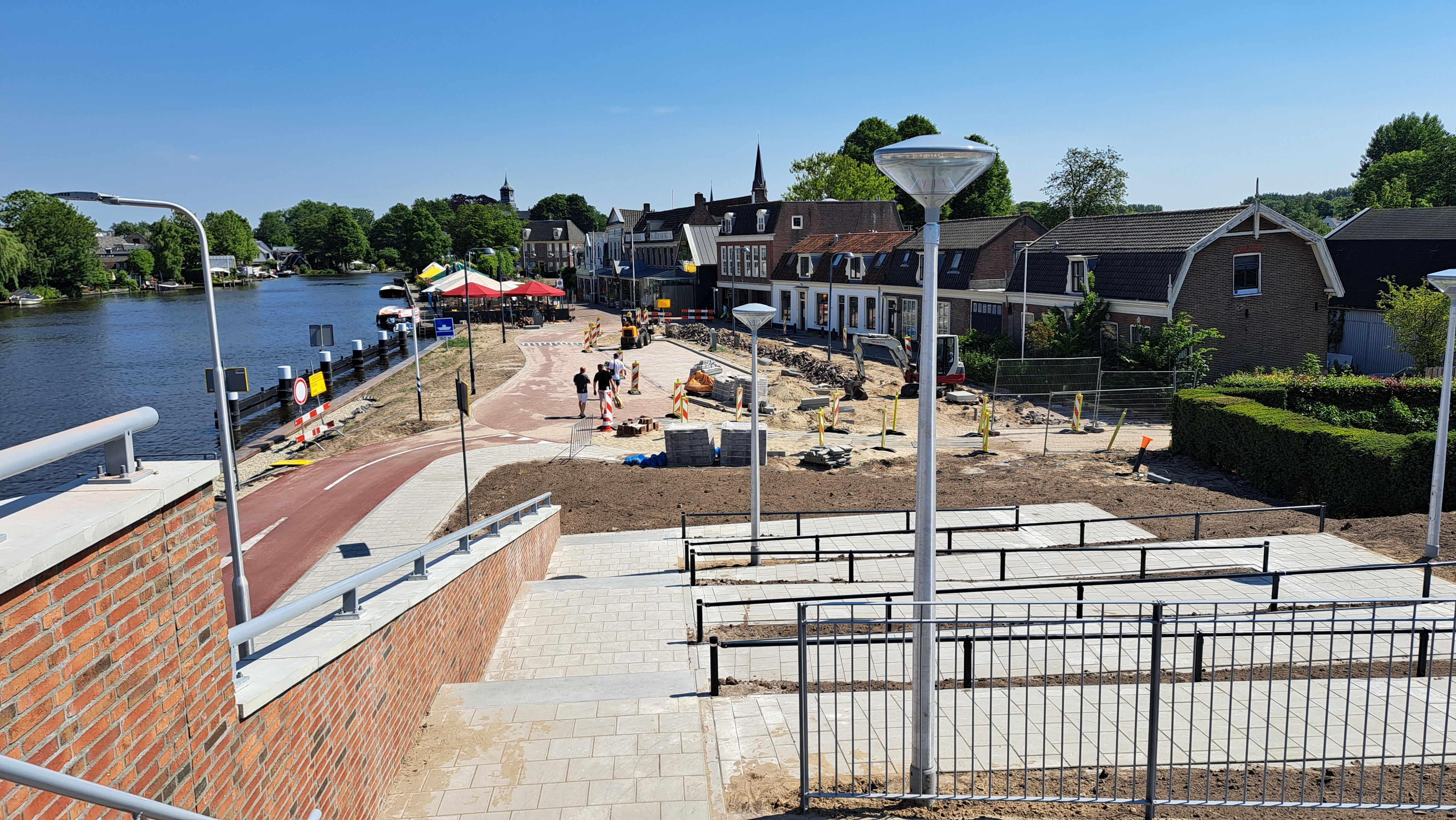Foto 15: En de resterende (lage) hekwerken bij de hellingbaan aan de Amstelzijde.