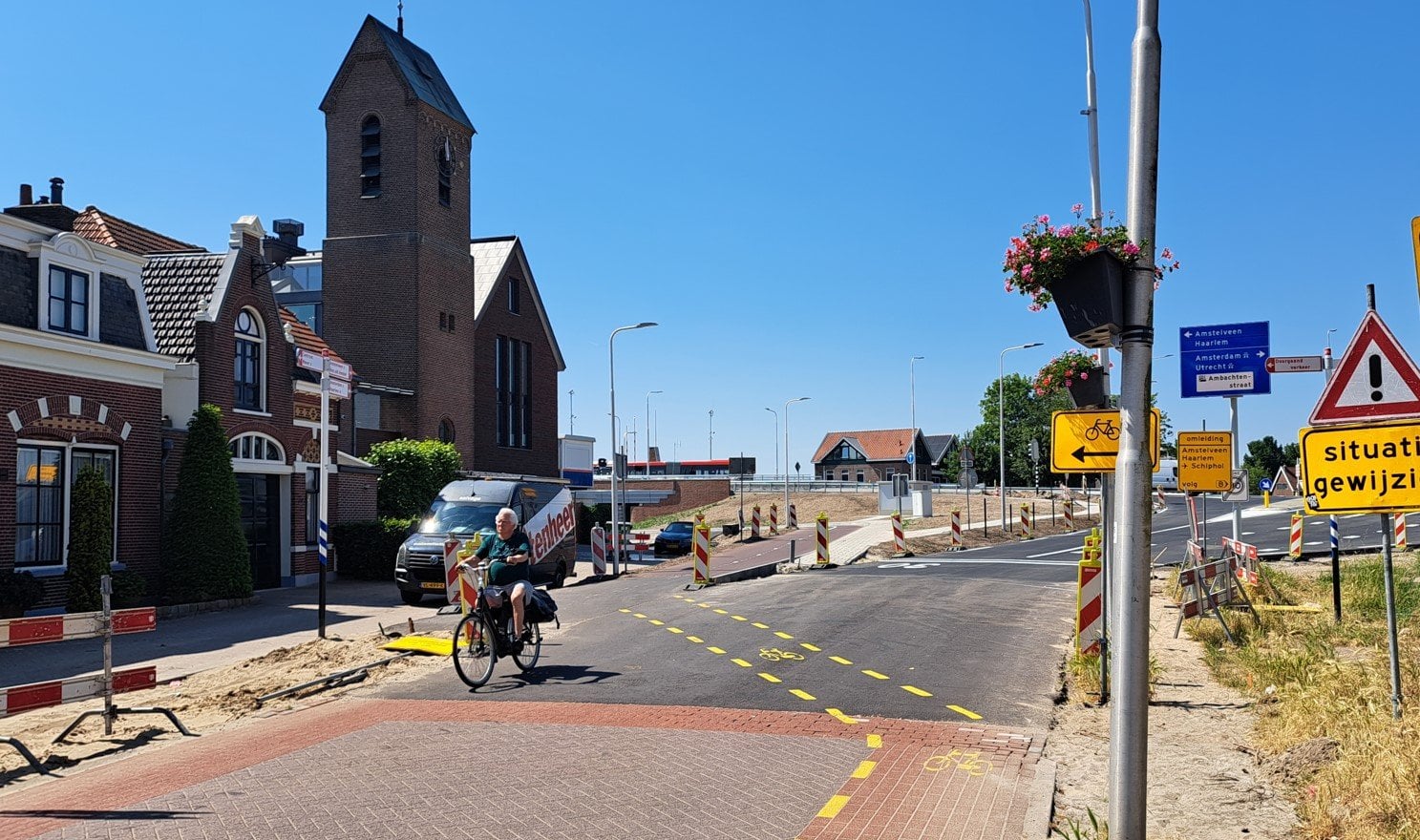 Foto 17: Hoger Einde-Zuid is tussen 19 en 28 juni afgesloten voor gemotoriseerd verkeer. Fietsers worden om de werkzaamheden heen geleid.
