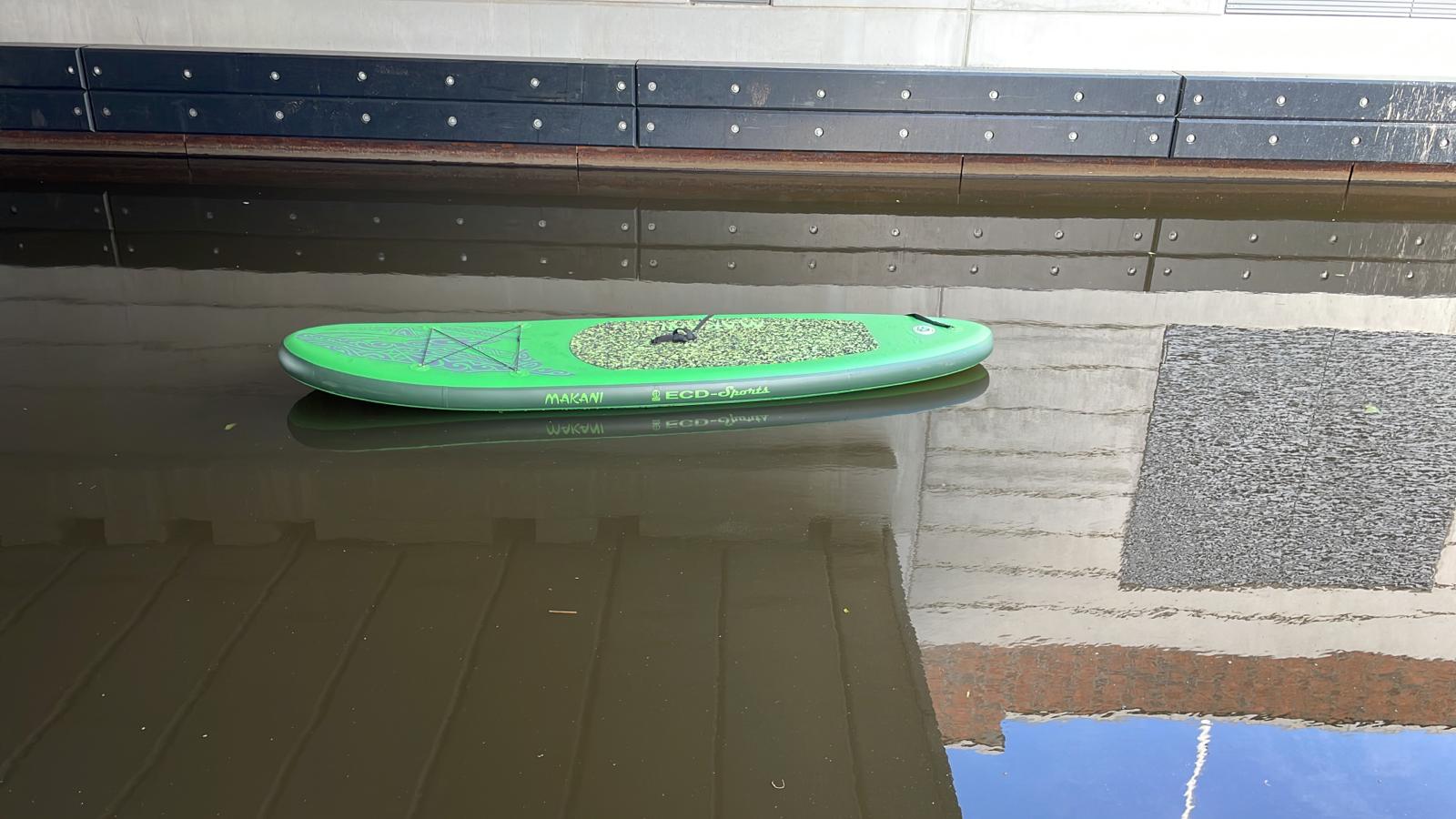 Foto 1: sup-board komt langsdrijven