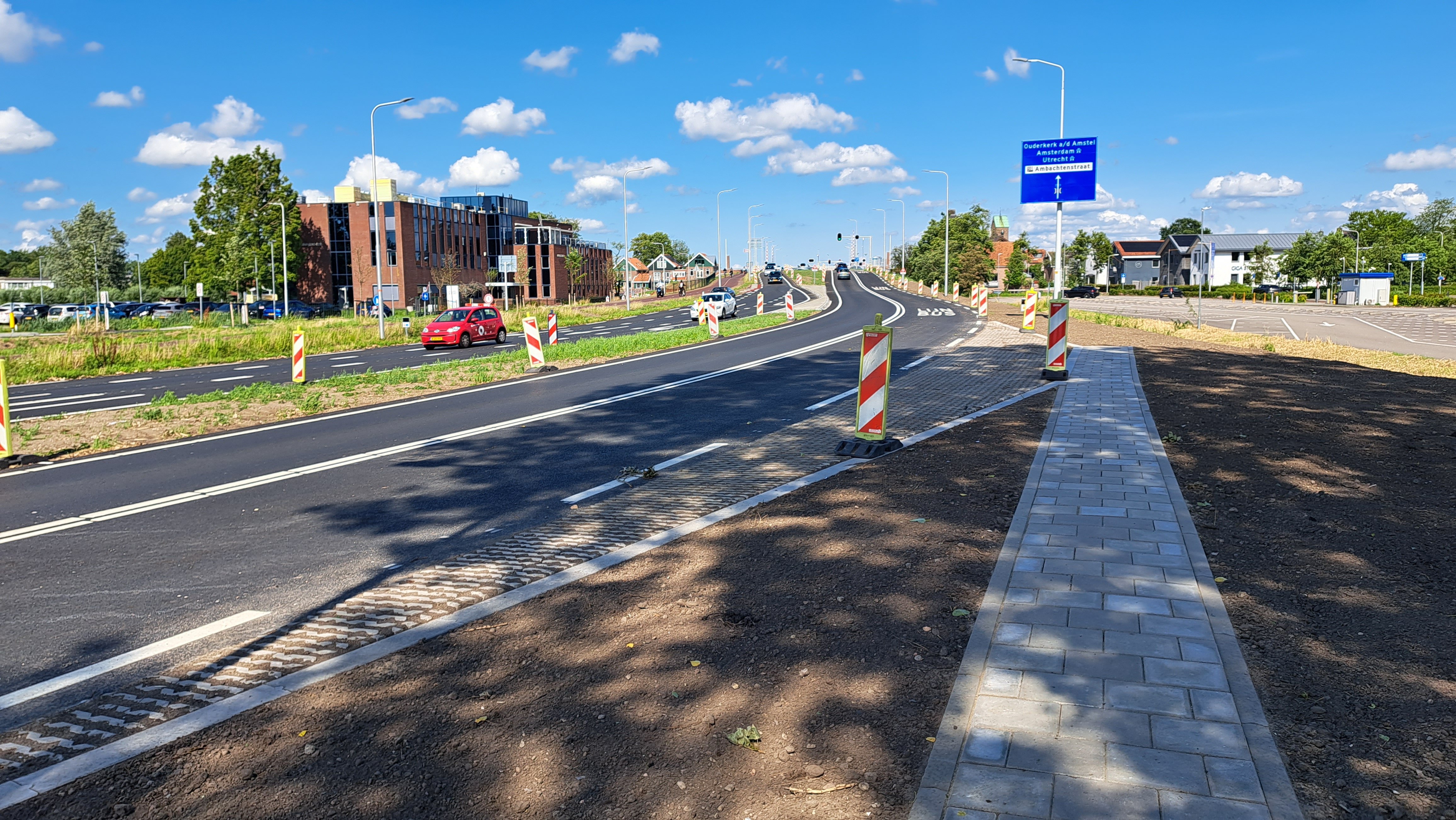 Foto 2: De parkeerplaats voor de onderhoudsmonteur nabij kruising Amstelslag.