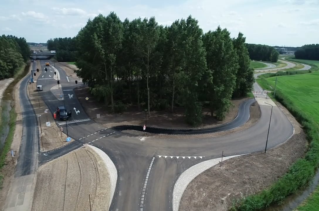 Verkeer vanuit Moerdijk geeft voorrang op verkeer richting Moerdijk Havens