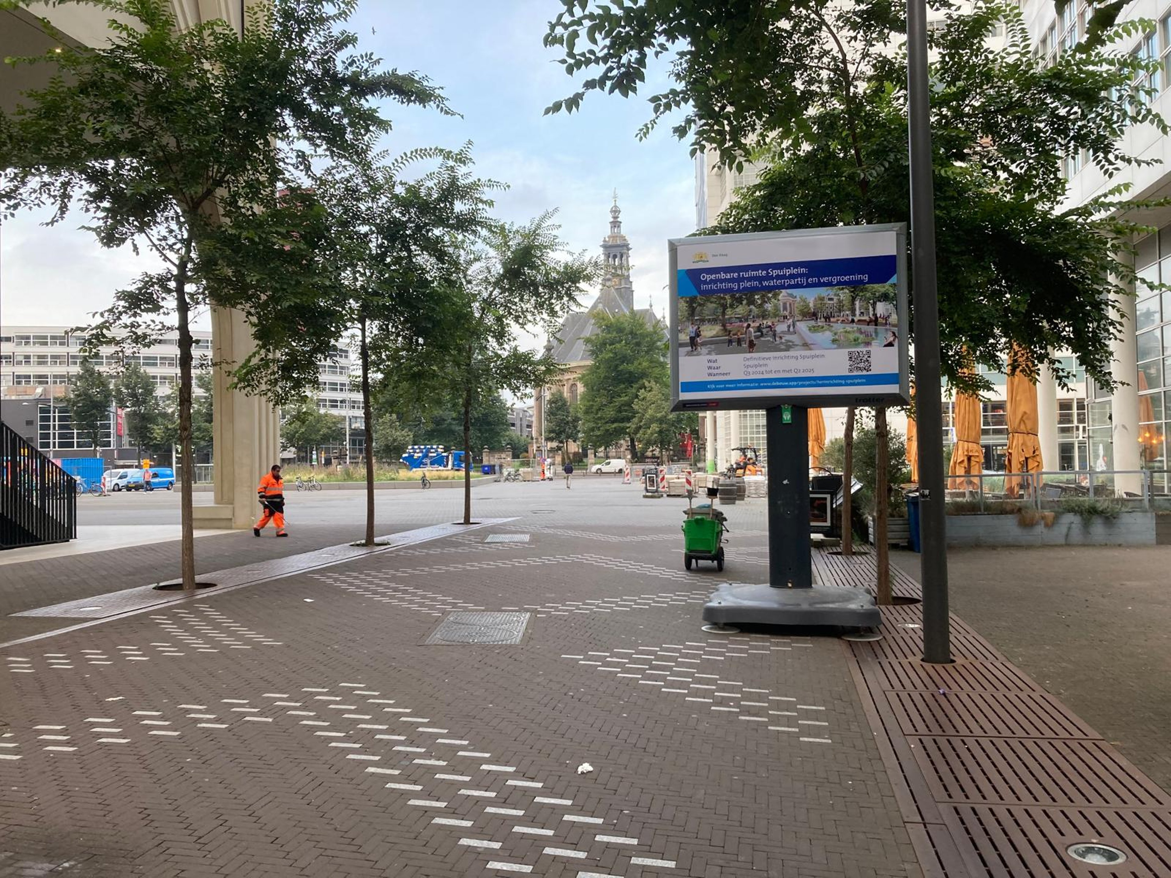 Heeft u het bouwbord voor de werkzaamheden Spuiplein al 
 gezien op de Turfmarkt?