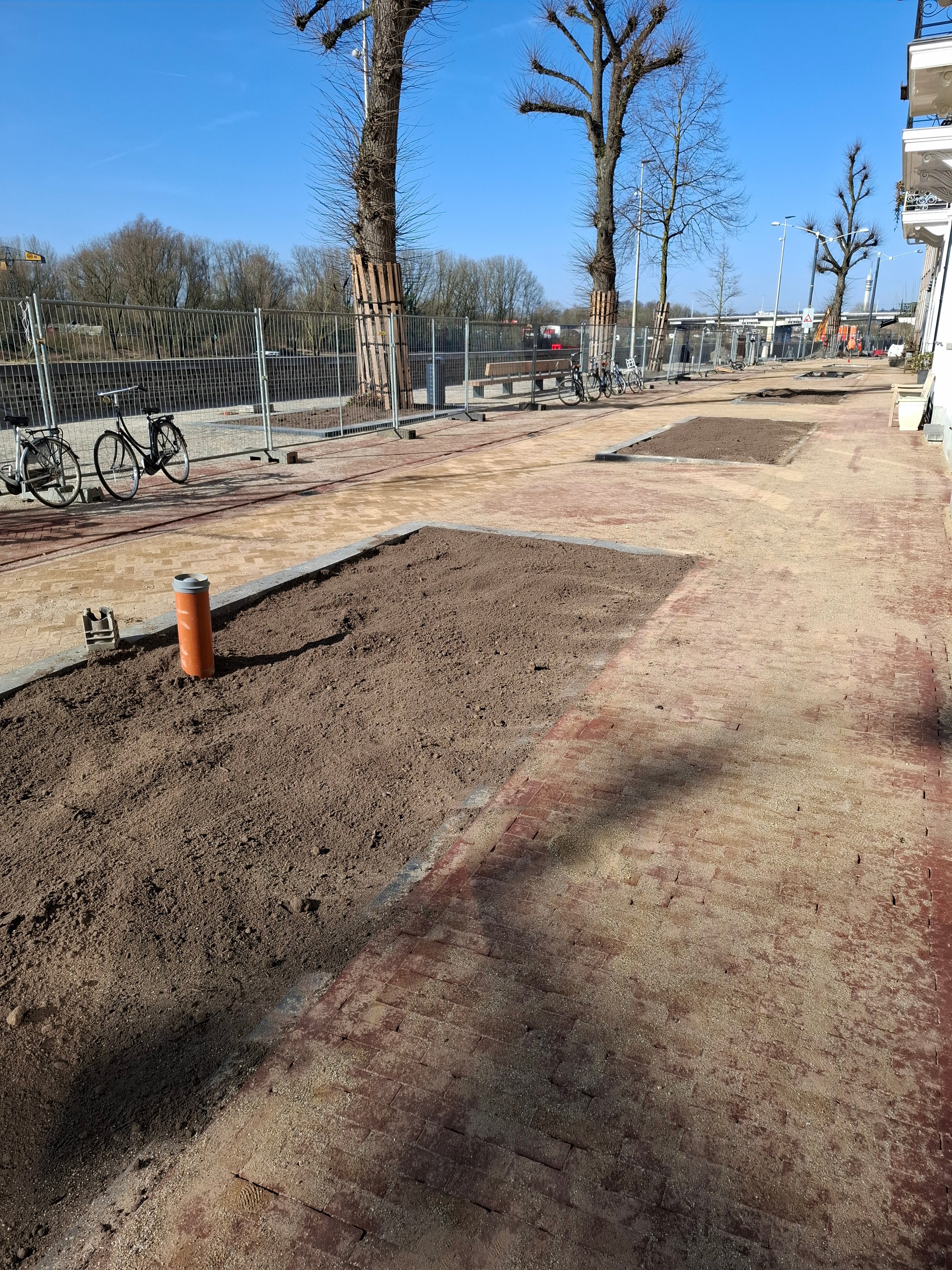 Foto 2
Groenvakken gevuld met teelaarde