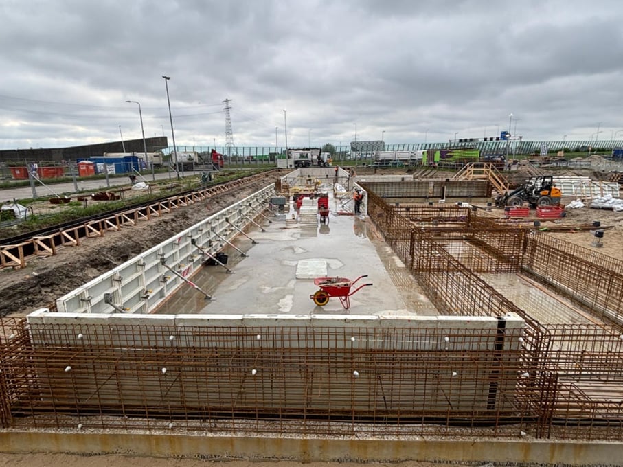 Foto 3: de wapening van de wanden van het tweede gebouw