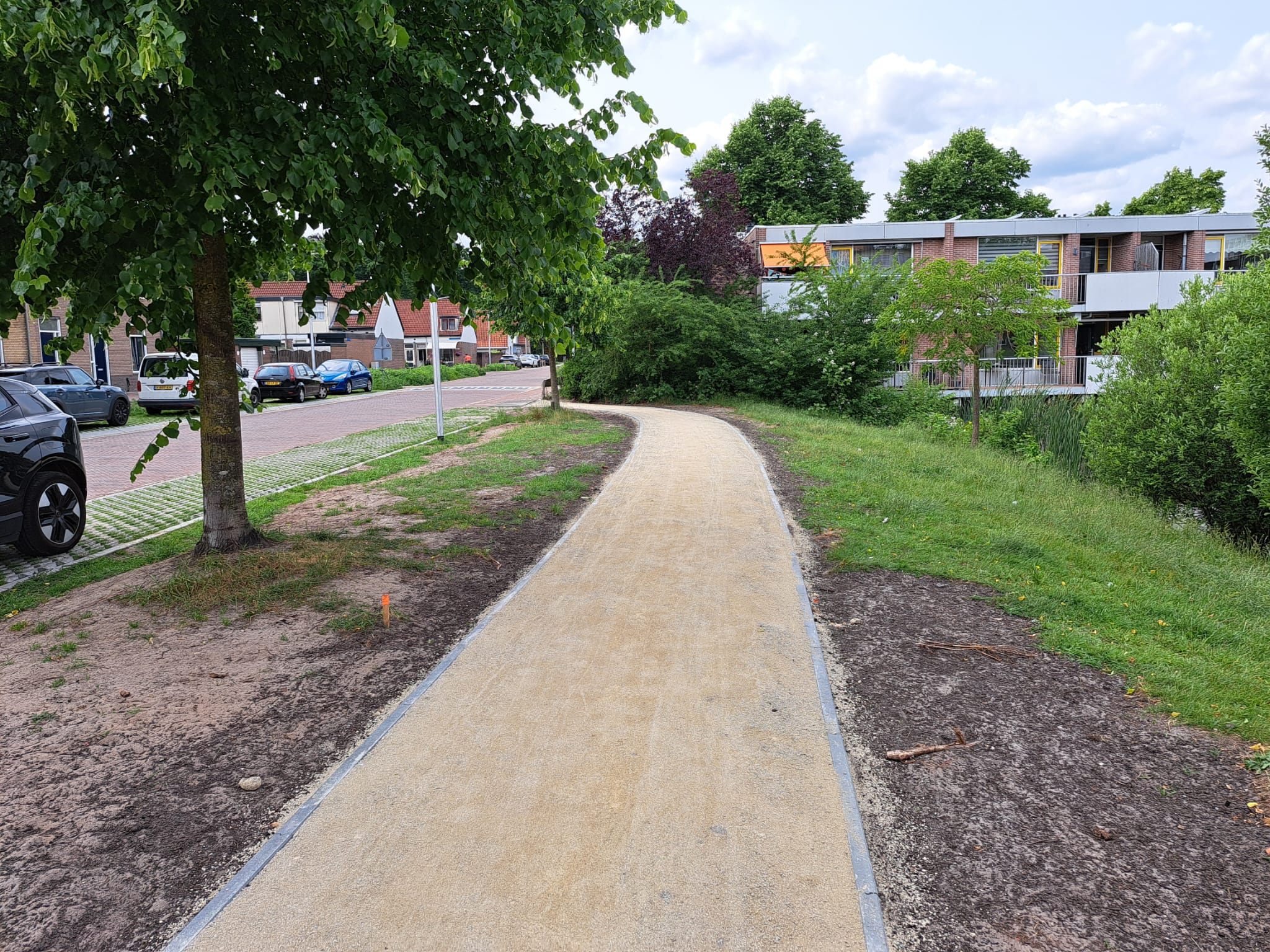 Wandelpad langs vijver