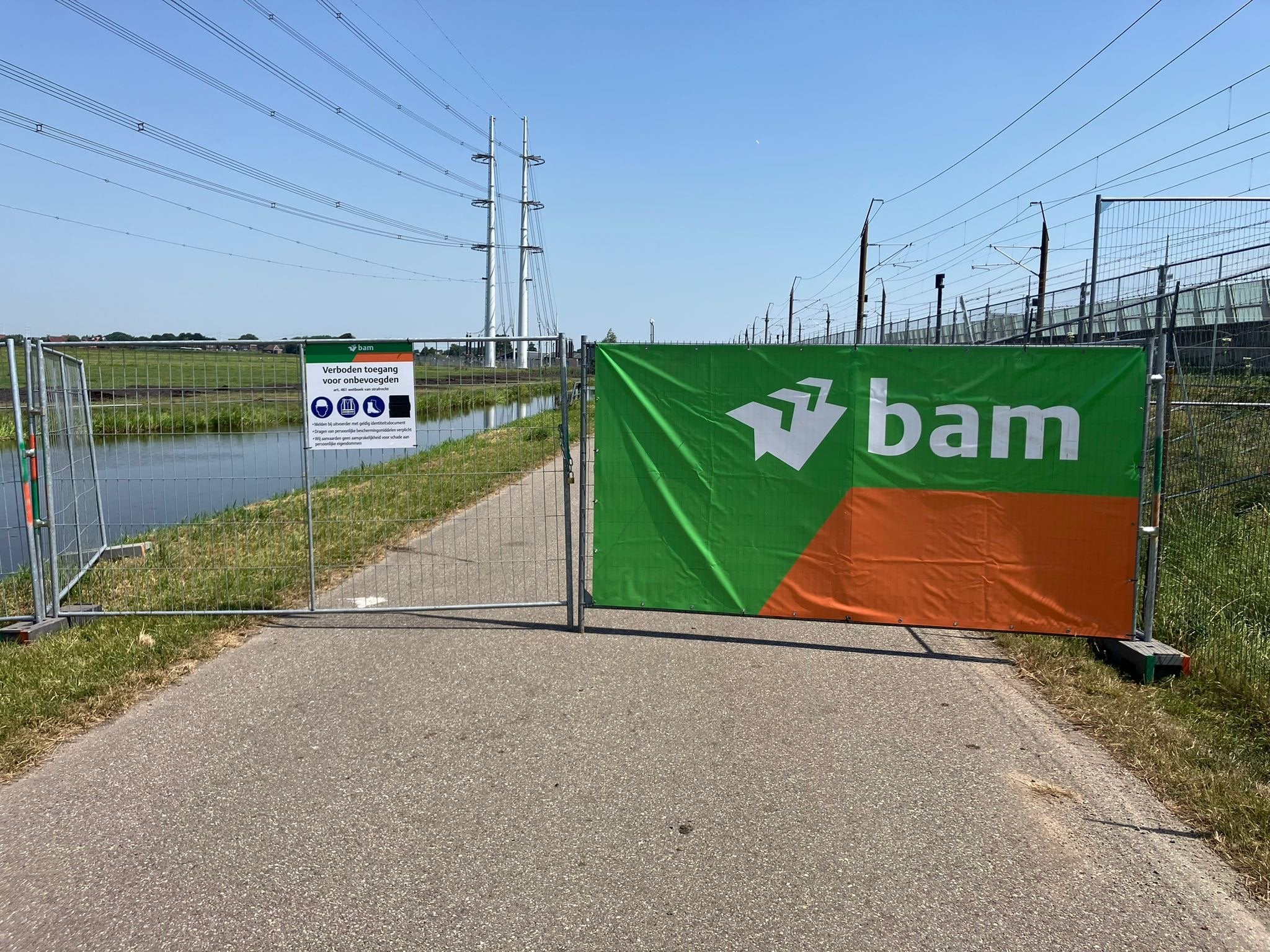 Afsluiting wanneer u vanaf de Zuidzijderweg naar de Zuidweg rijdt.