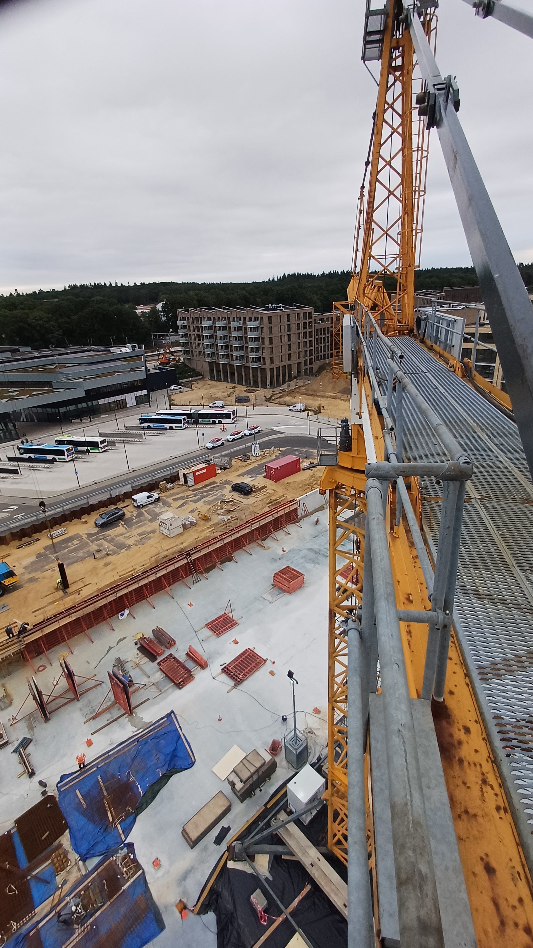 Uitzicht vanuit de torenkraan op het busplein