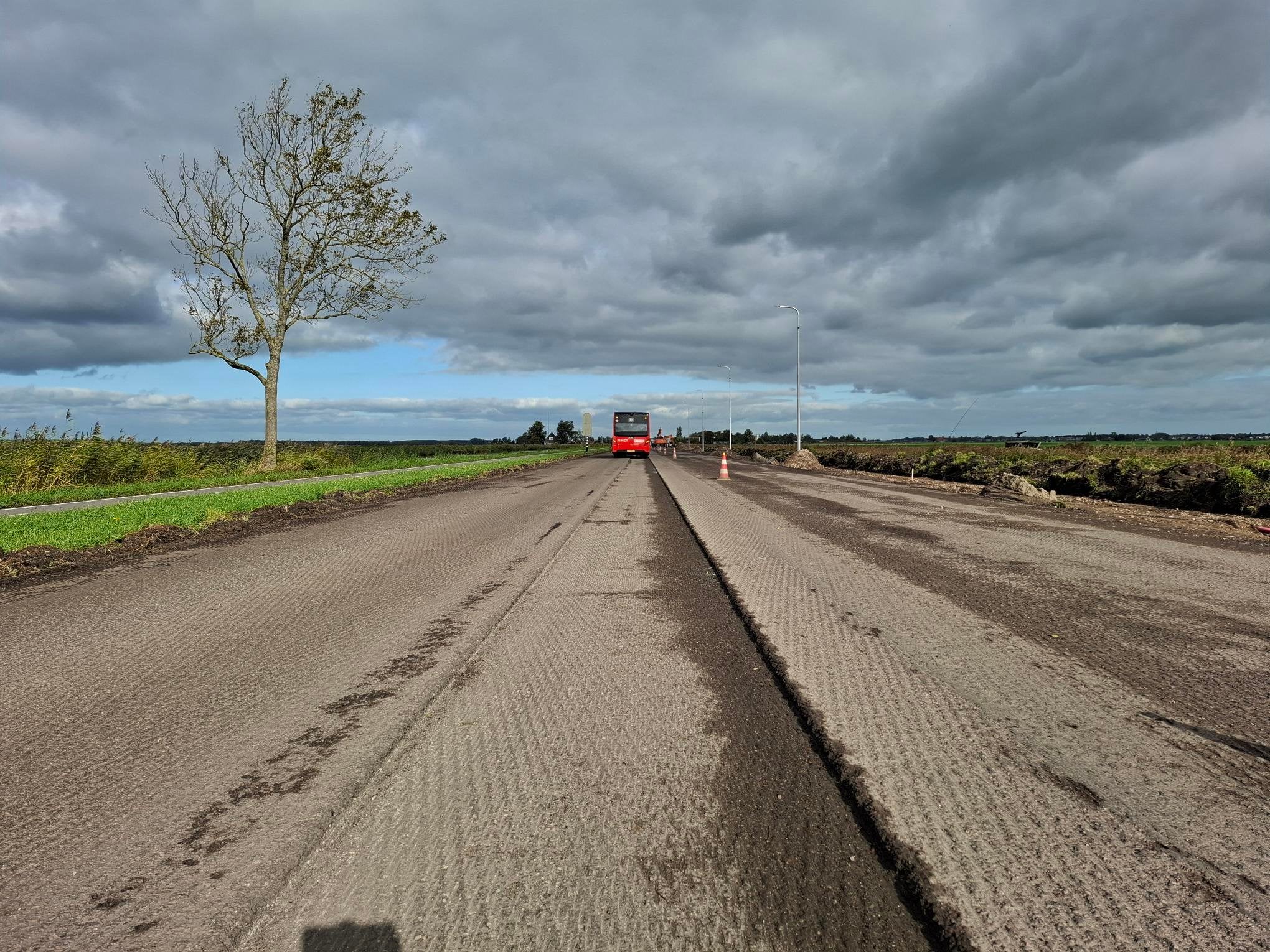 Het oude asfalt is gefreesd