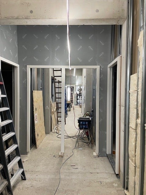 Ontsluiting gang appartementen 24e etage
