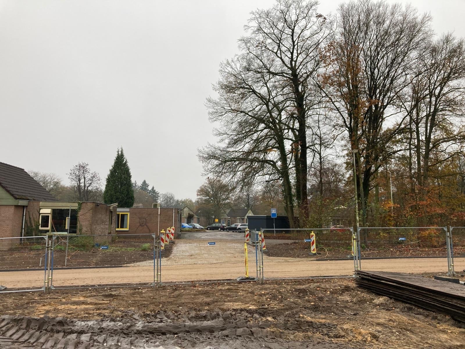 In- en uitrit tijdelijke P+R terrein