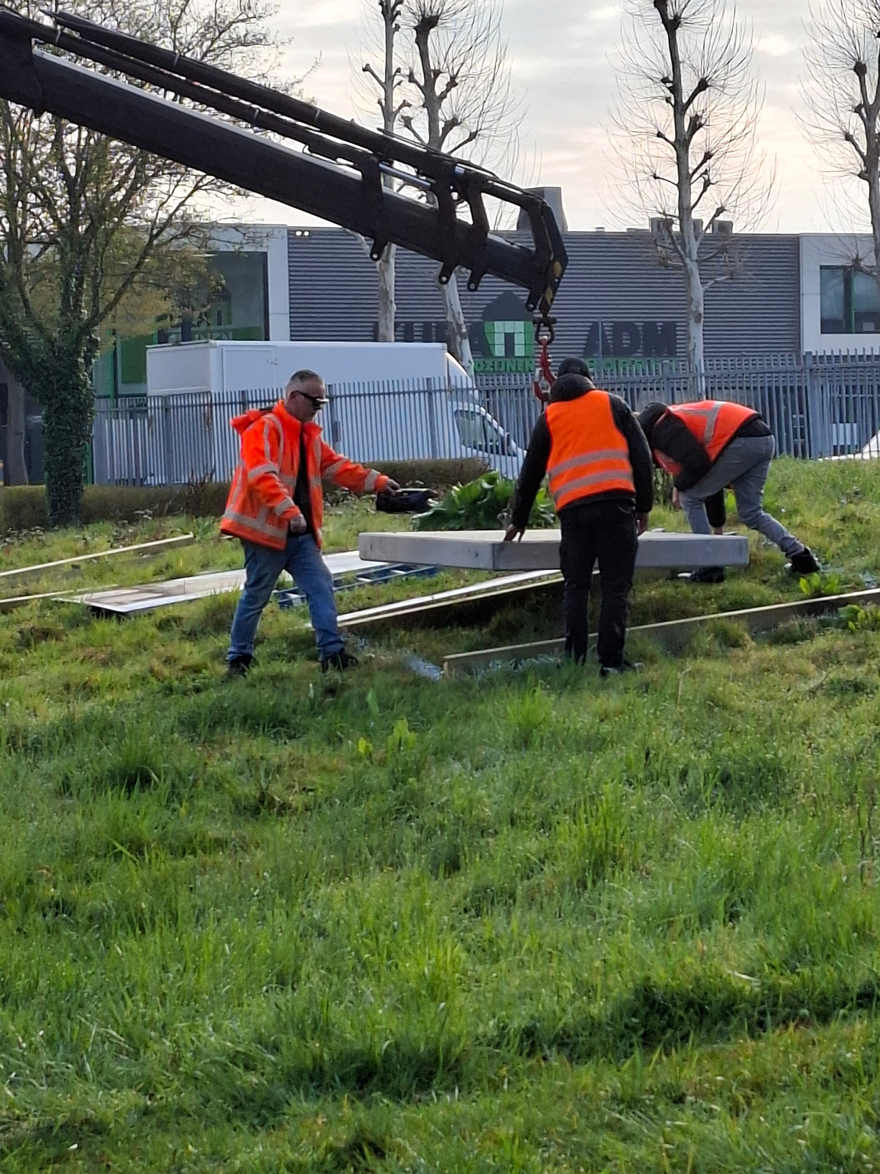 ... daar waren drie man en een kraan voor nodig.