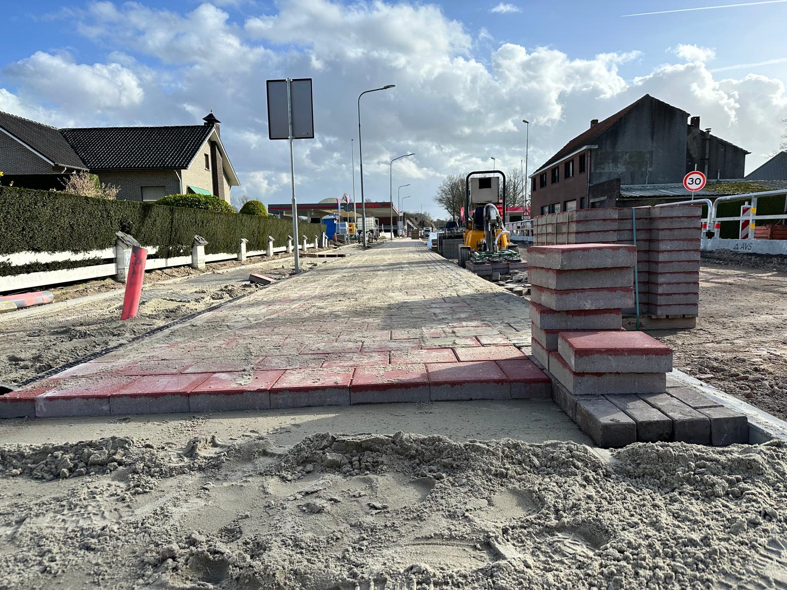 Het fietspad heeft een rode kleur.