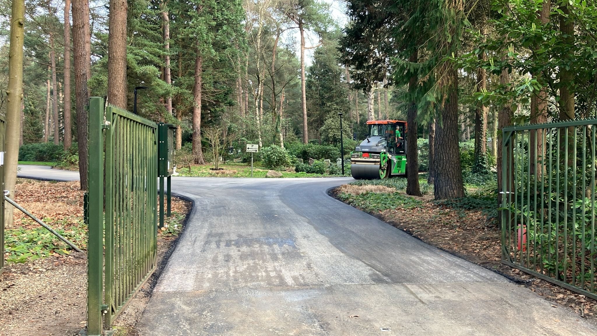 Werkzaamheden bij de begraafplaats