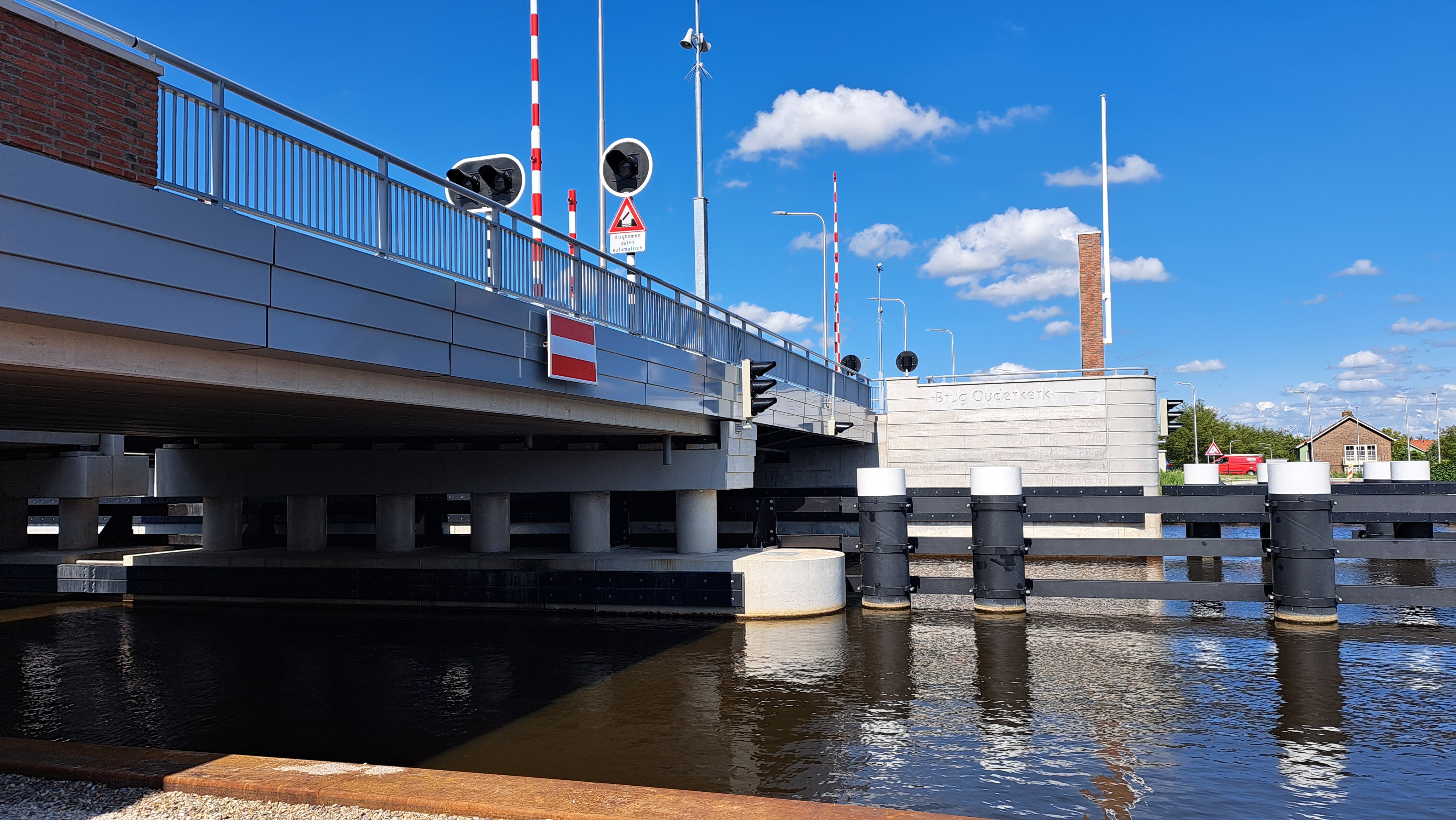 Brug Ouderkerk wordt vanaf morgen weer bediend voor de scheepvaart.