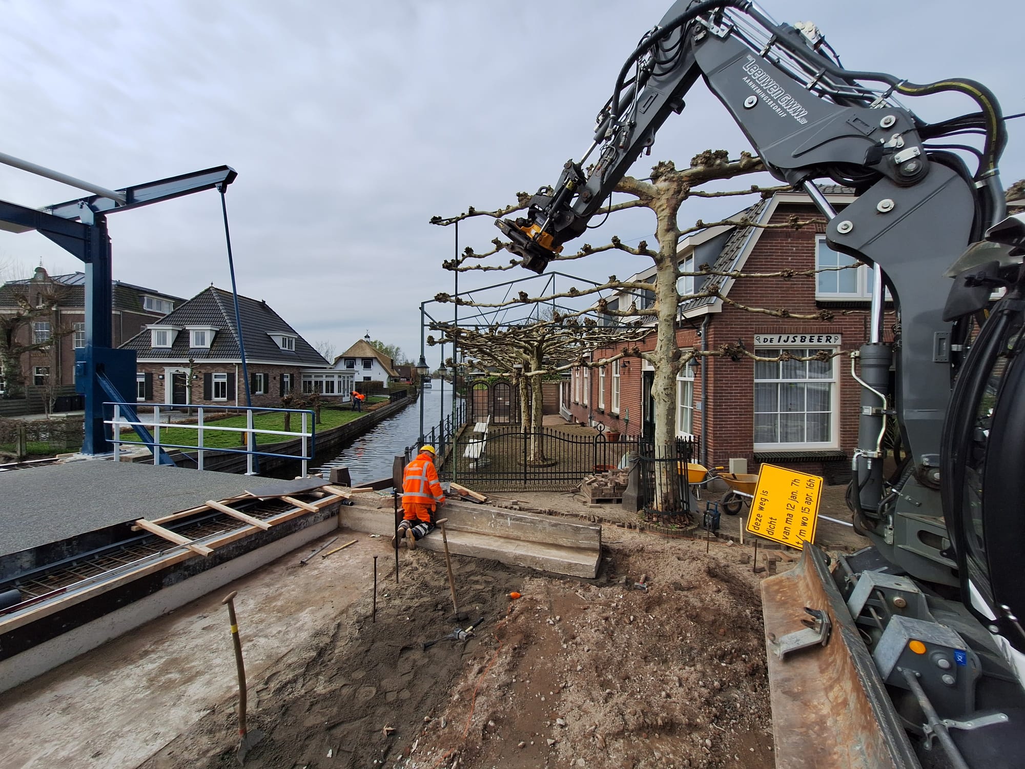 Werkzaamheden vlak voor de Heulbrug