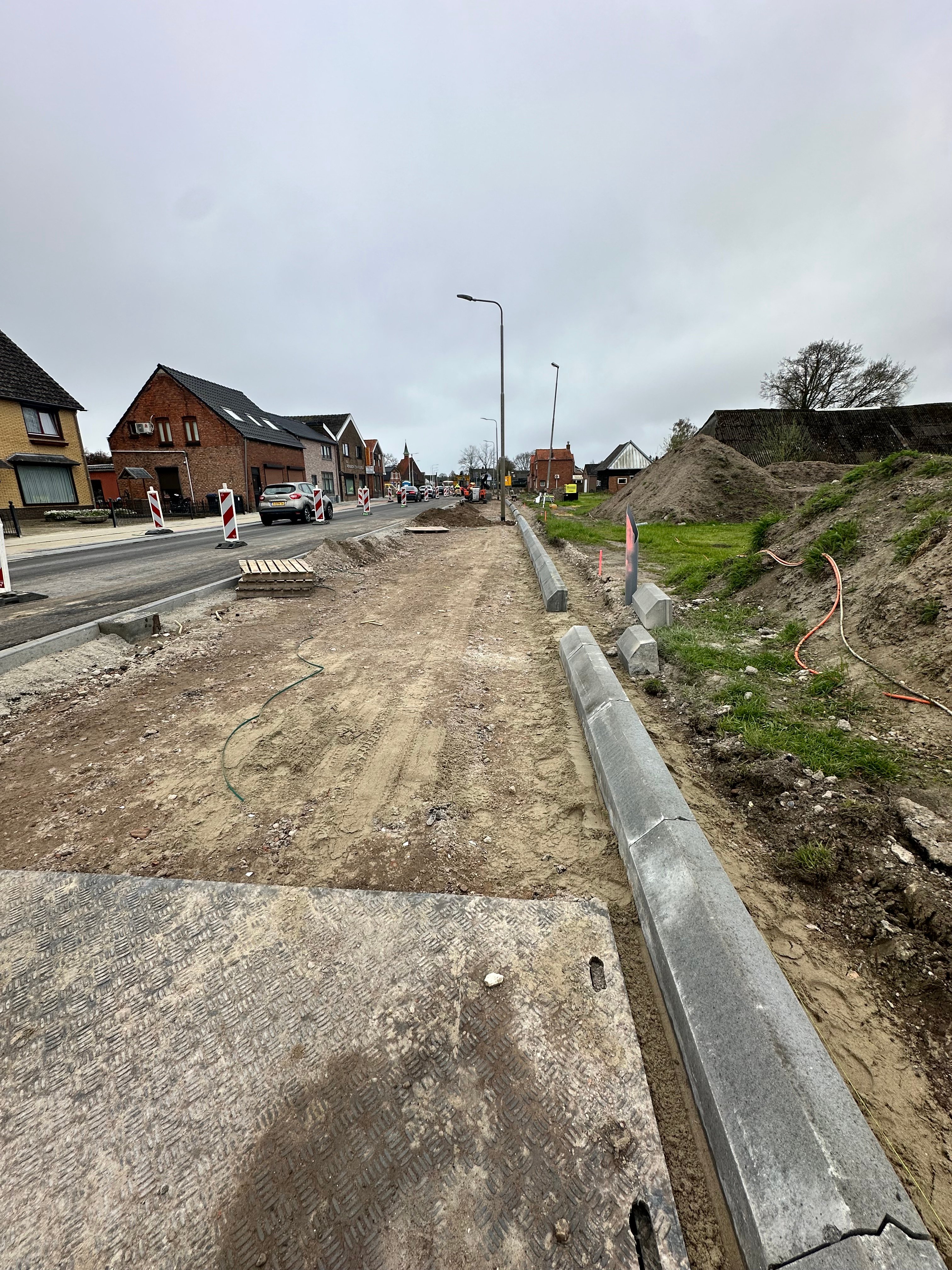 De bandenlijn laat zien waar de bypass liep.