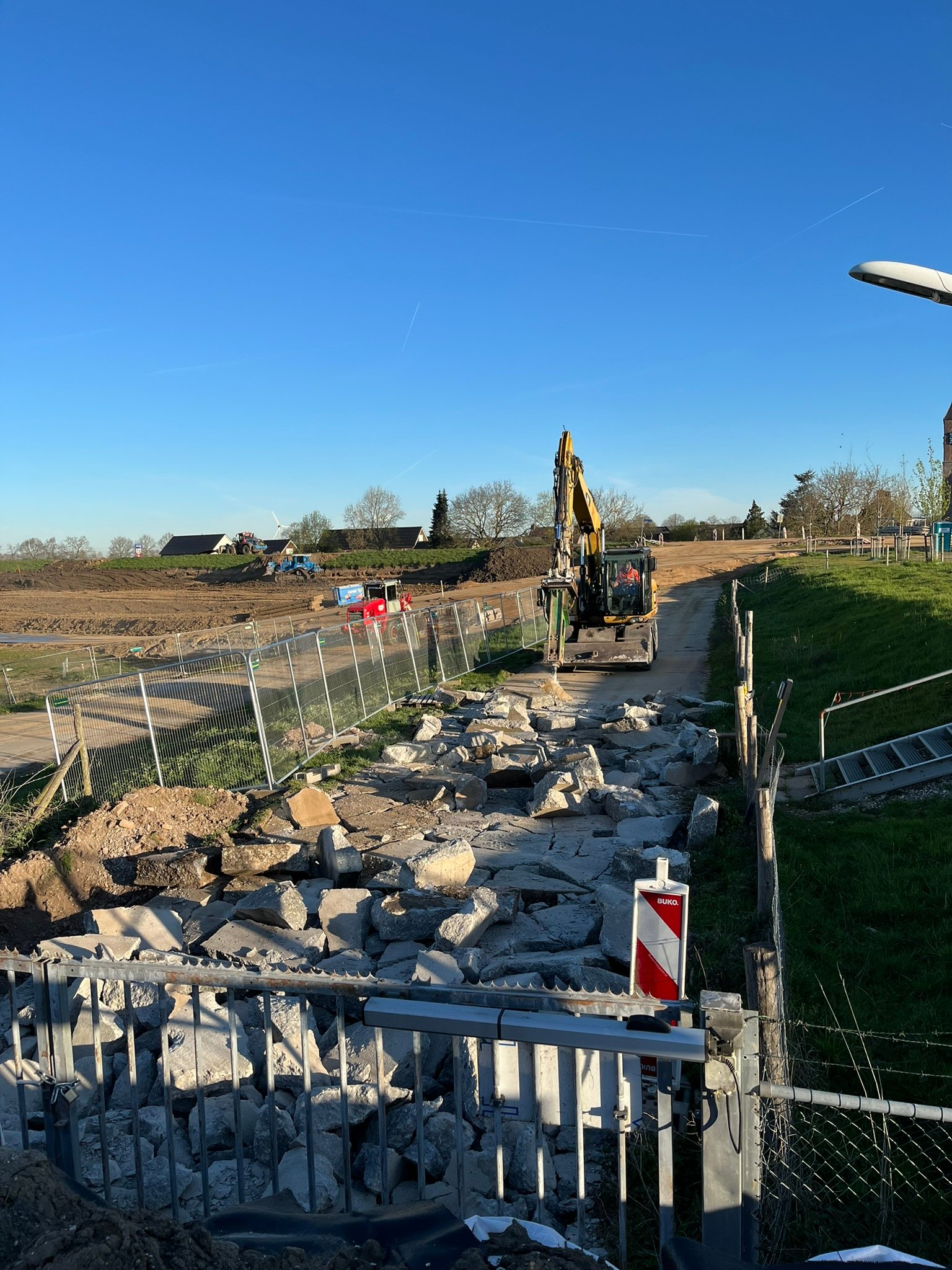 verwijderen betonverharding Nieuweweg