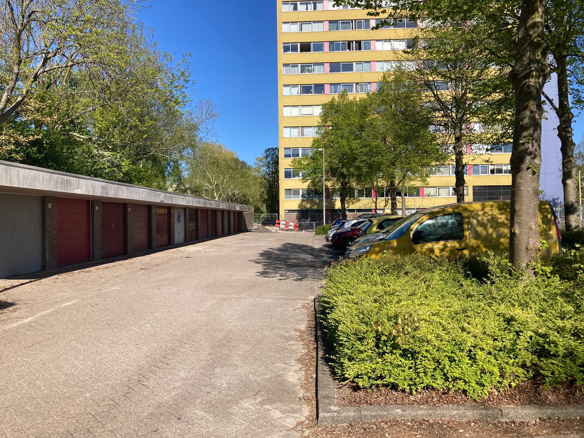Boeierstraat, voor de garages.