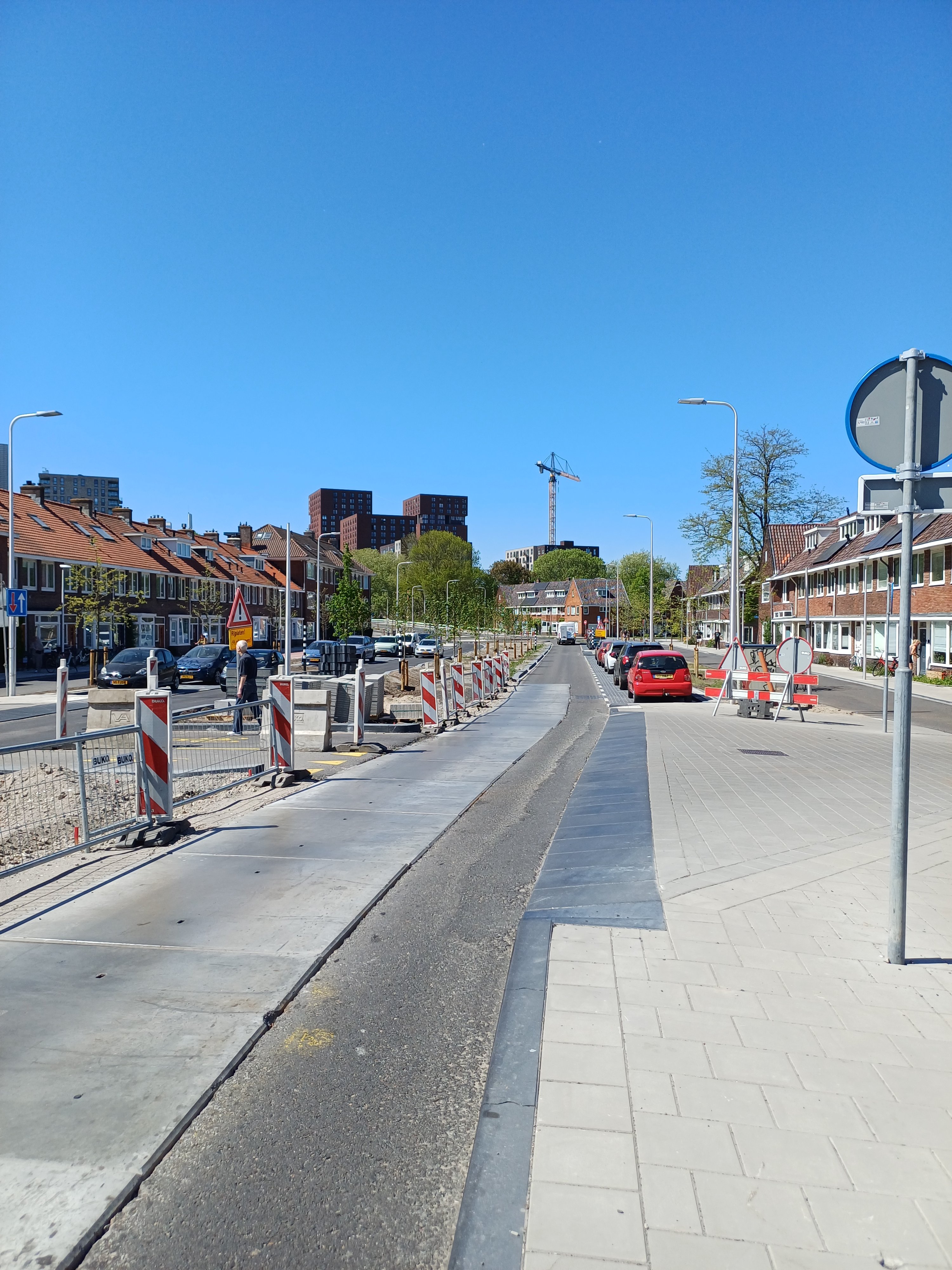 Platen verwijderen en asfalteren 09-16 uur