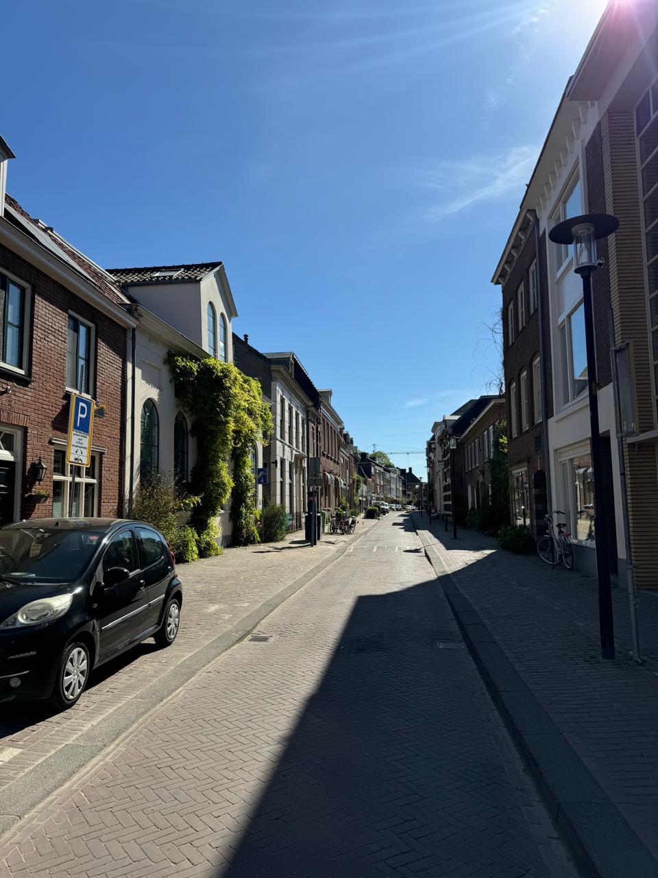 Op de afbeelding is de Gasthuisstraat te zien.