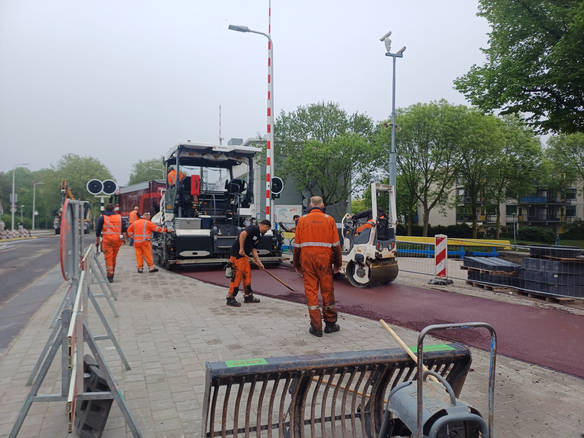 Asfalteren fietspad Socrateslaan zuidkant