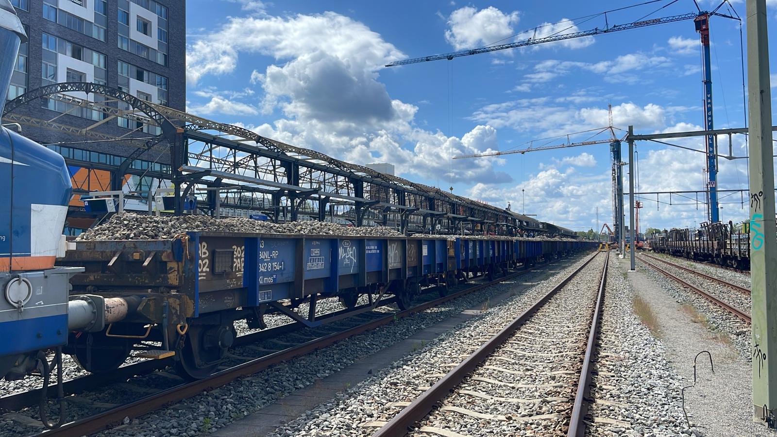 werktrein met oude ballast