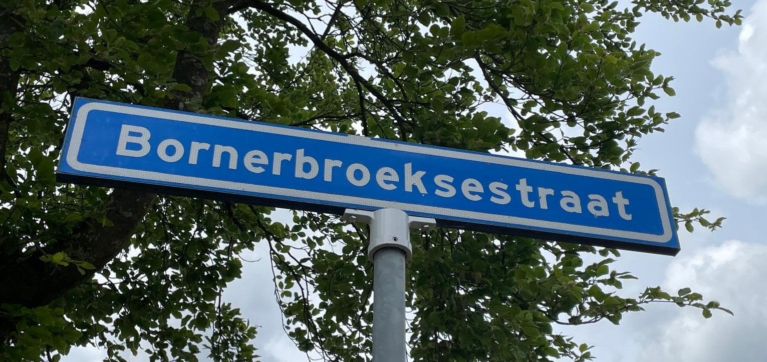 Straatnaambord Bornerbroeksestraat