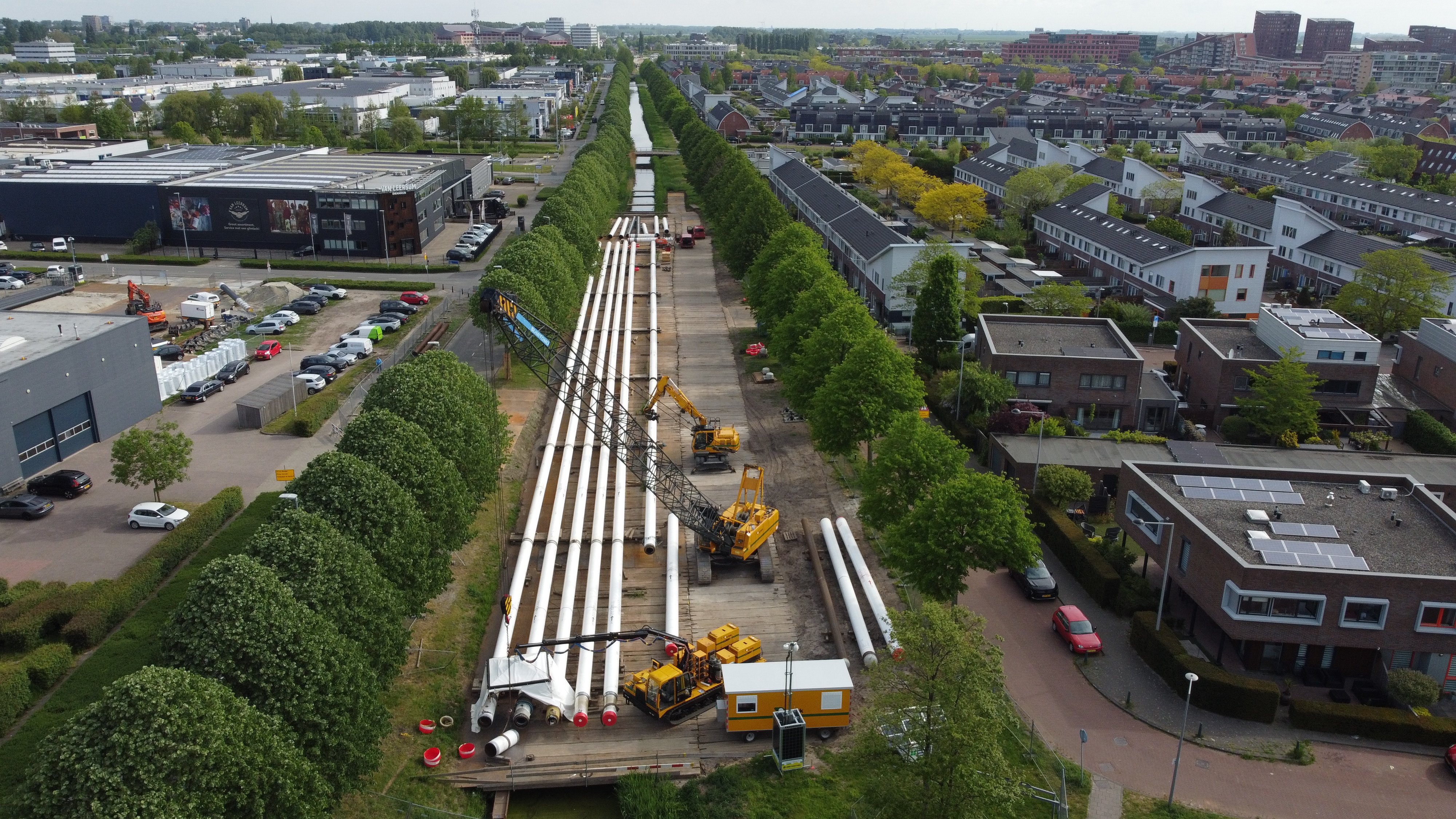 Werkplateau op het water langs de Tiber, Den Haag