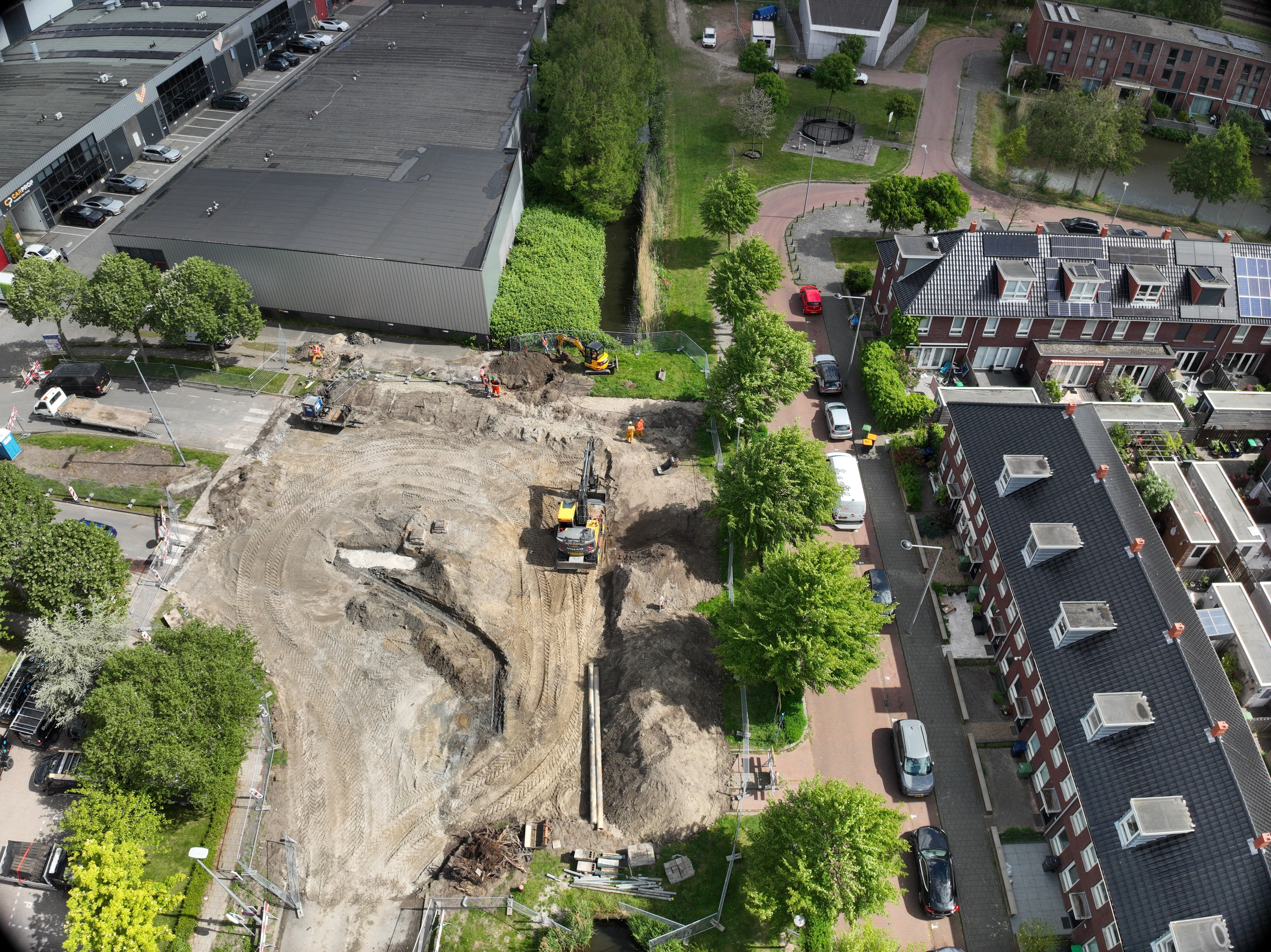 Voorbereidende werkzaamheden Tiber/Theems in Den Haag t.b.v. boogboring.