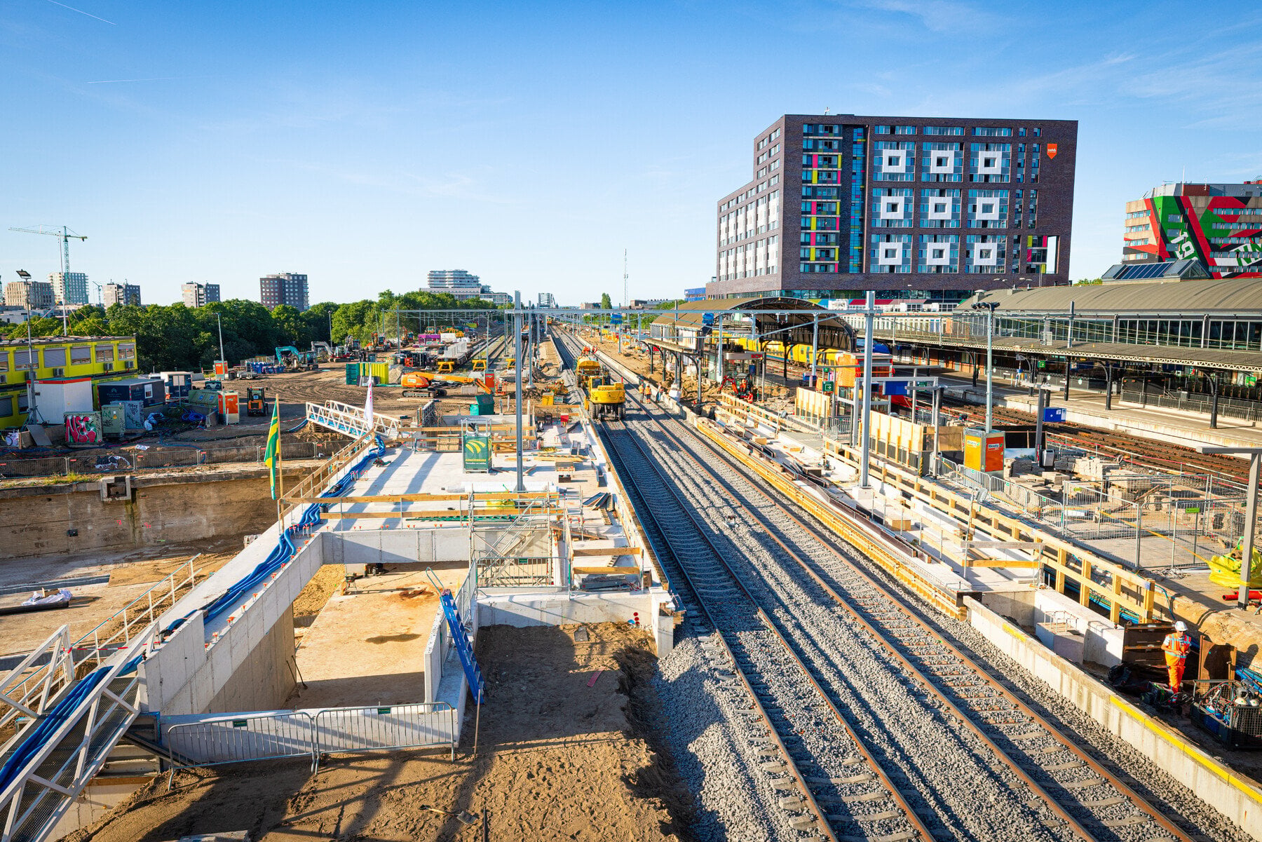 sporen worden gelegd op het ingeschoven tunneldeel