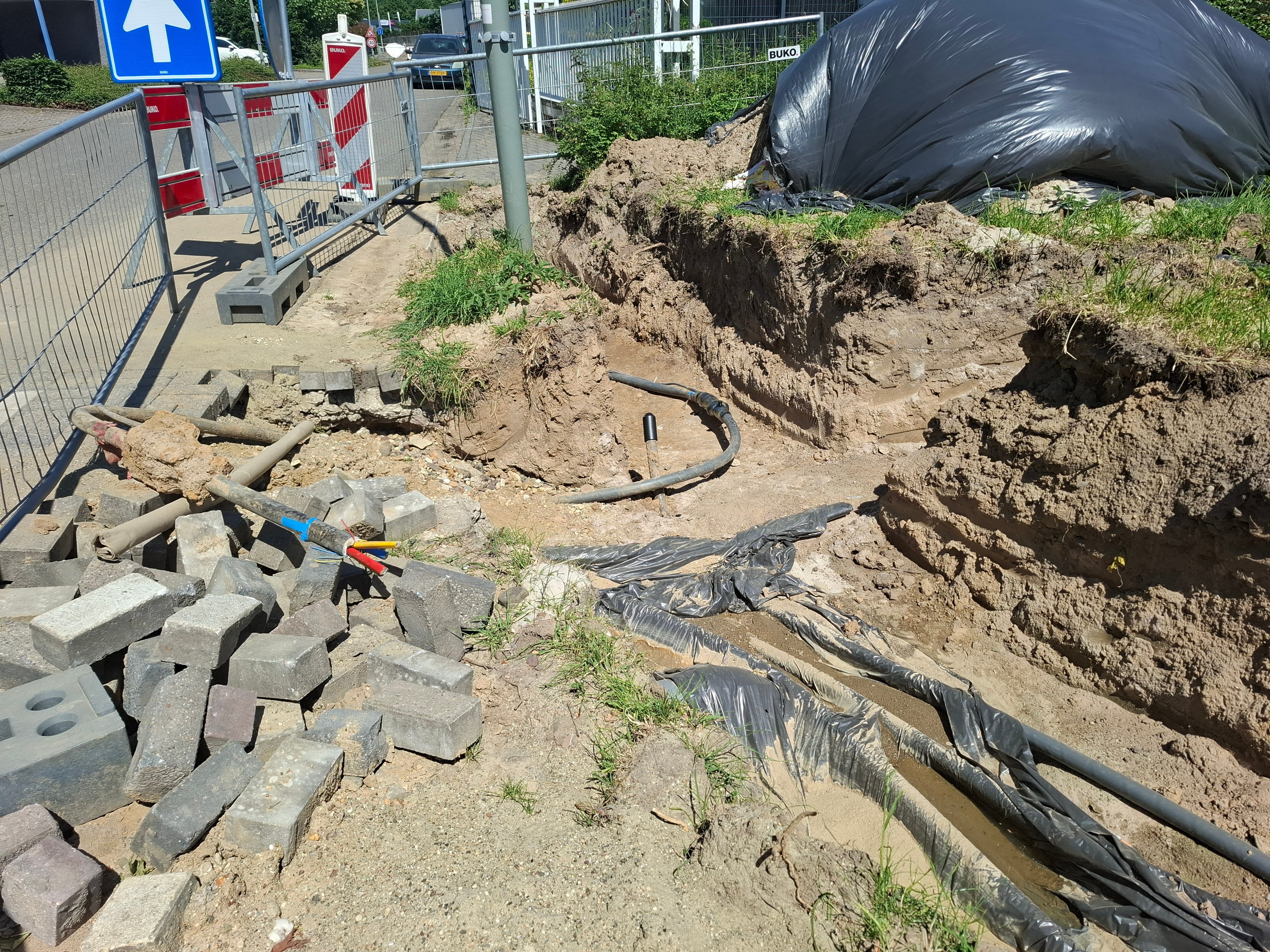 Geen strand, wel veel kabels en zand...