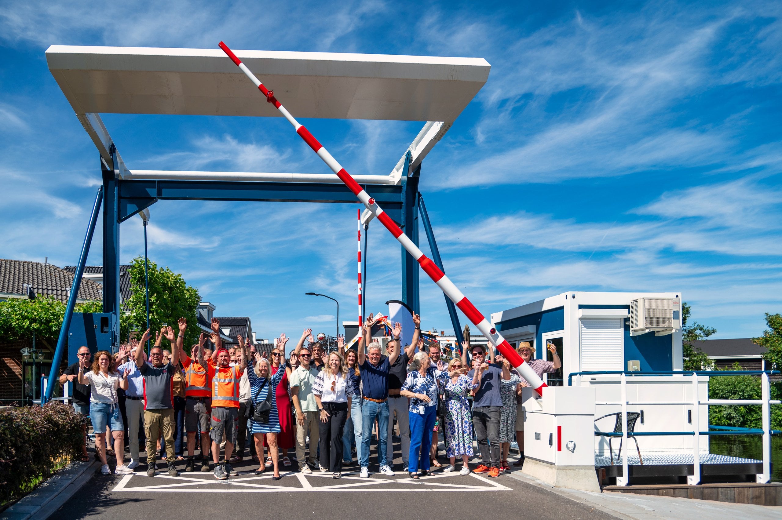 Symbolisch openen van de slagboom van de Heulbrug