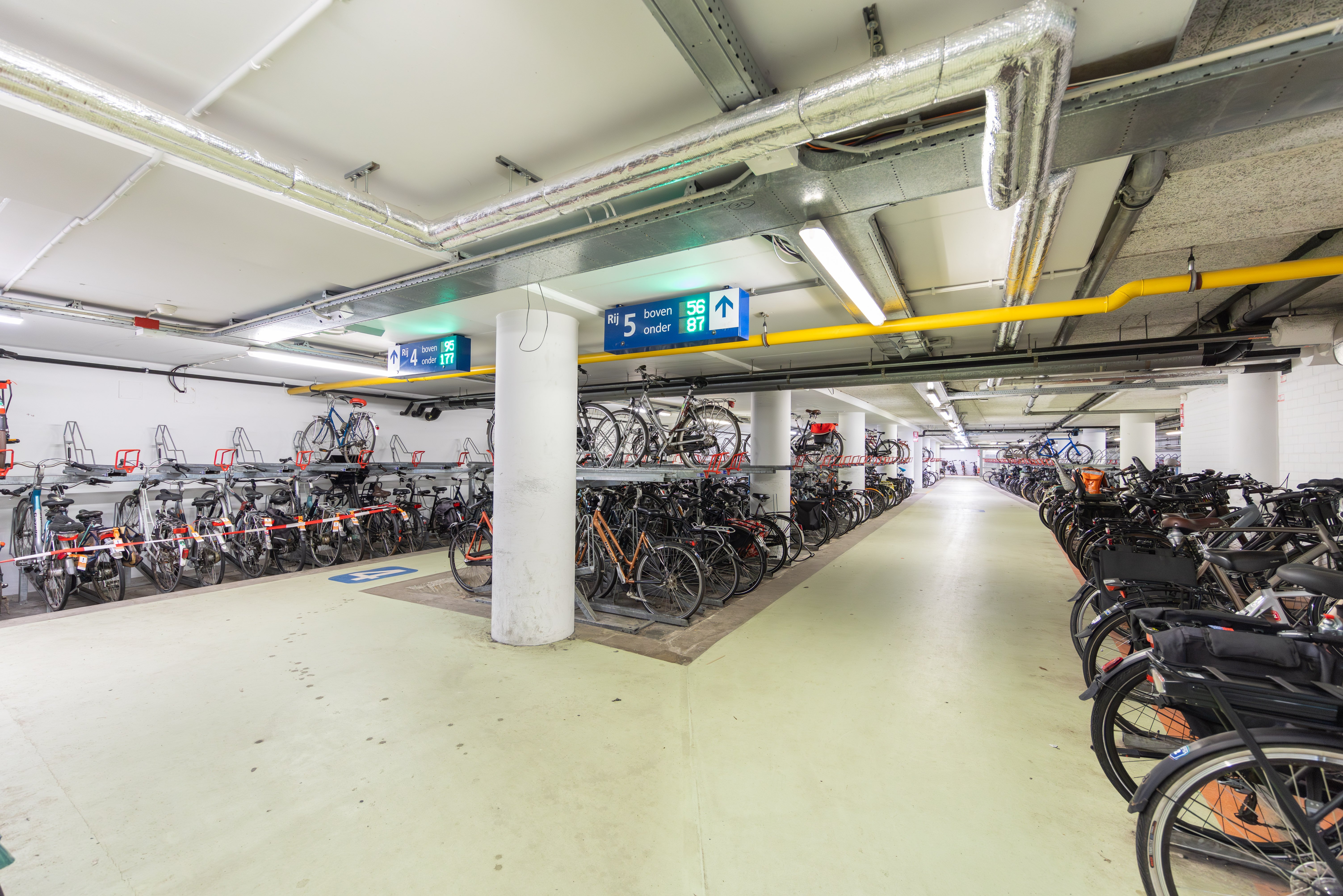 Het stallingdeel onder de stationshal gaat vanaf 29 juni dicht vanwege werkzaamheden. Haal je fiets op tijd weg.