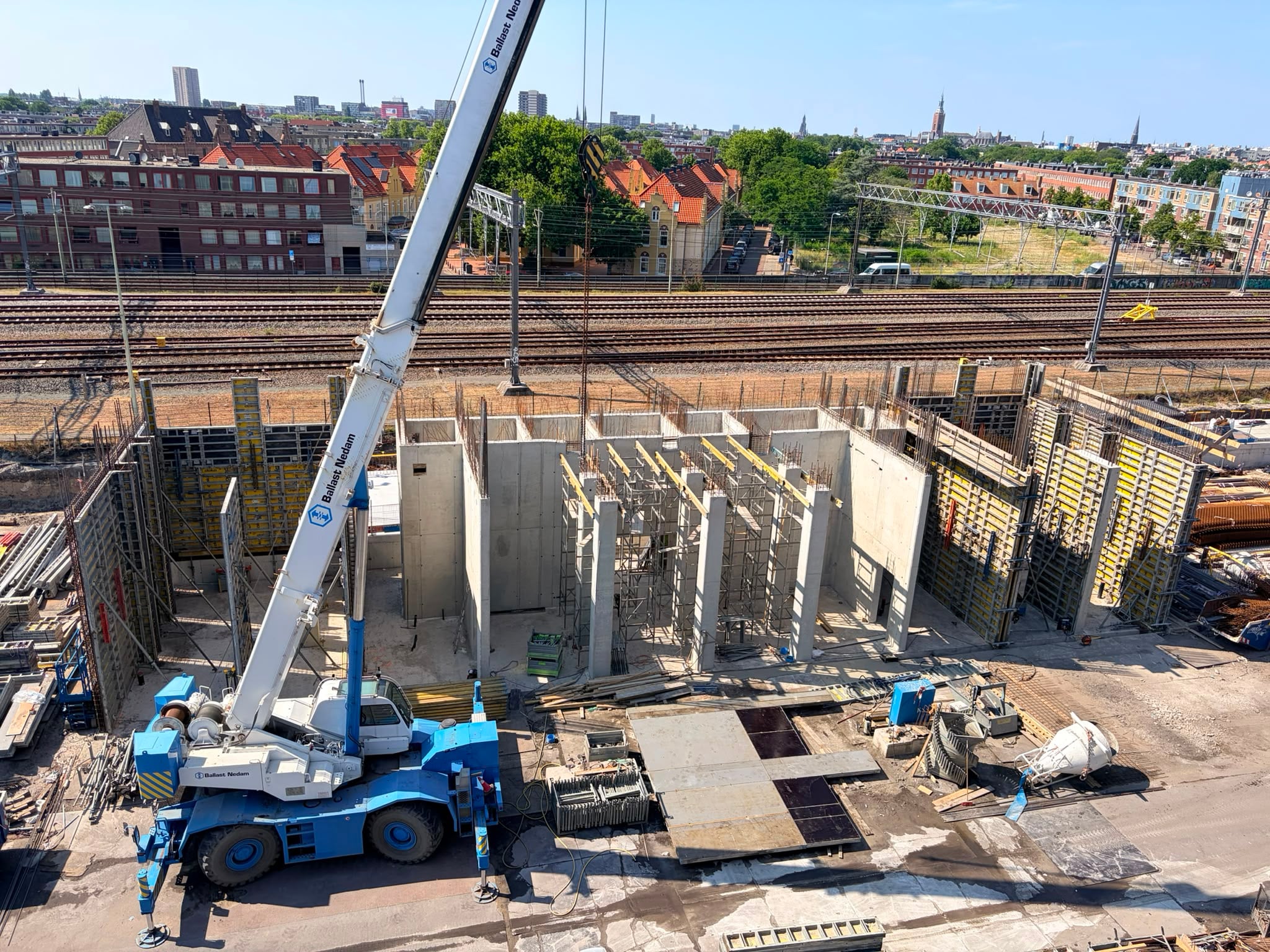 Toren 3: Plaatsen wanden op de begane grond