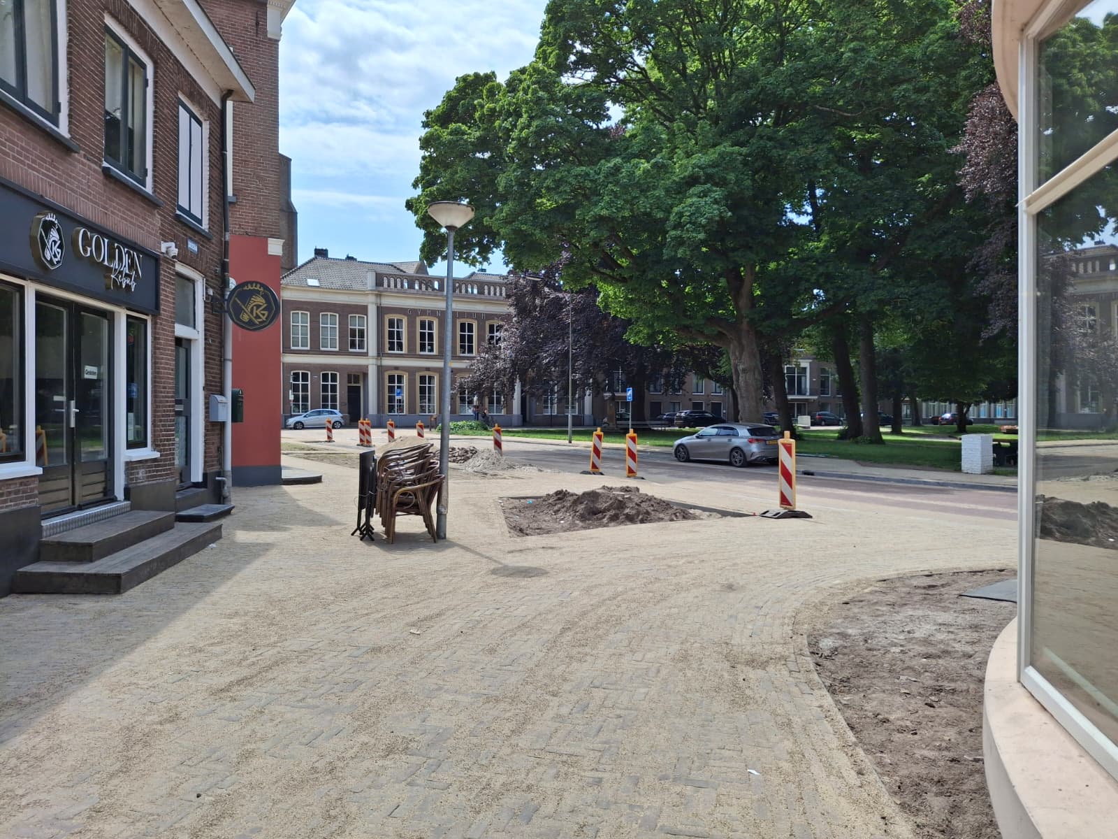 Op de afbeelding is het Kalverbos te zien die klaar is. De groenvakken zijn nog niet gevuld met beplanting.