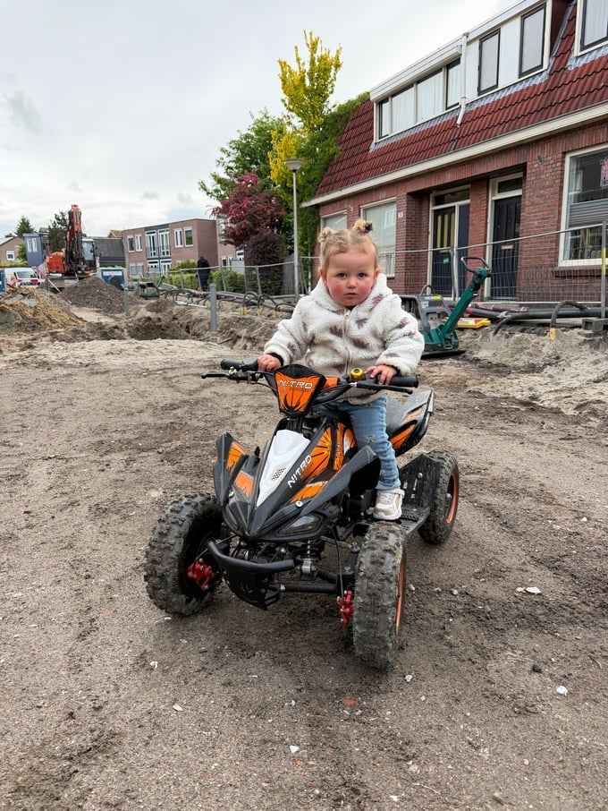 Spelende kinderen in de Bentstraat