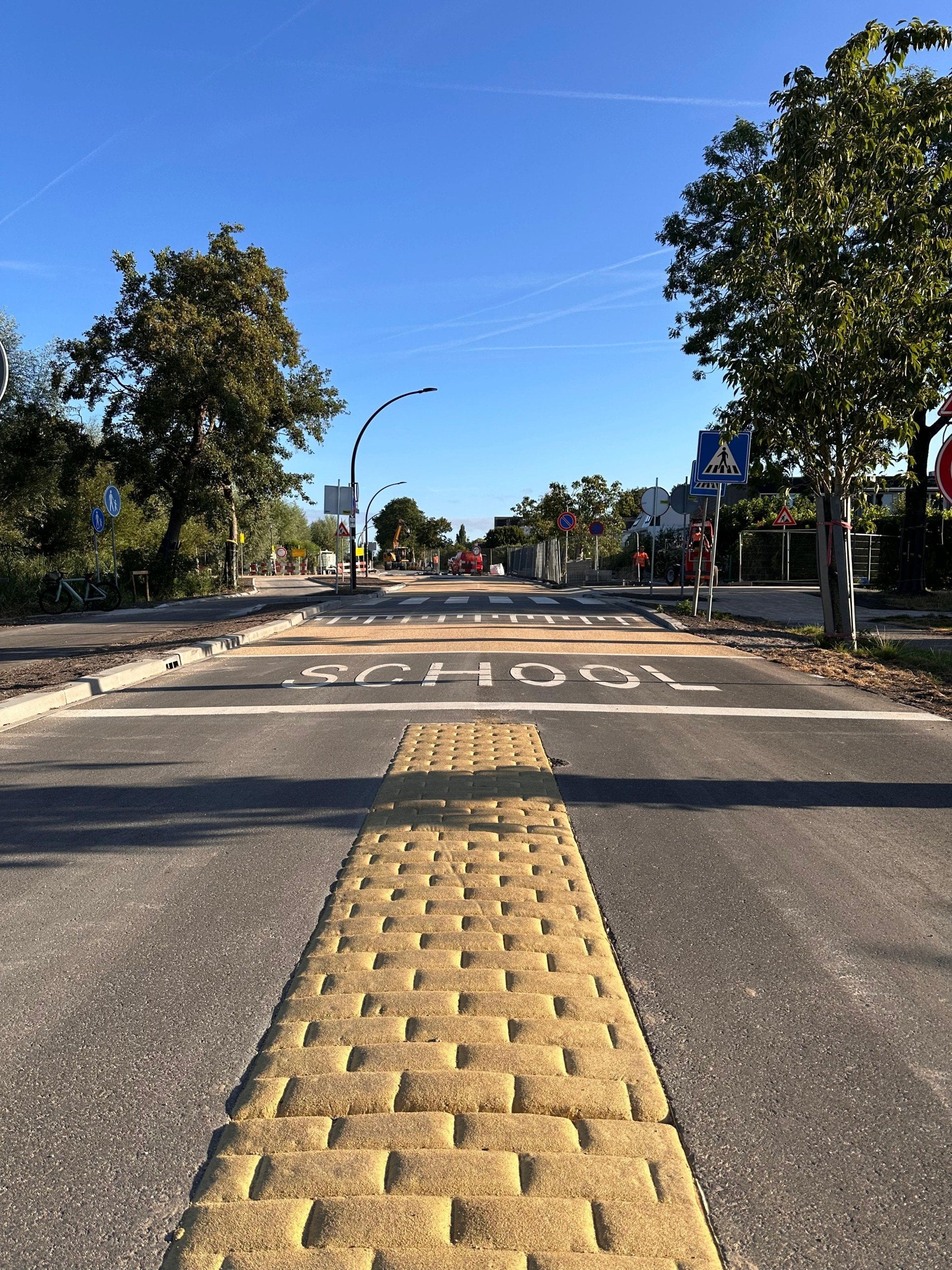 Foto van schoolzone bij het Veenlanden College in Vinkeveen