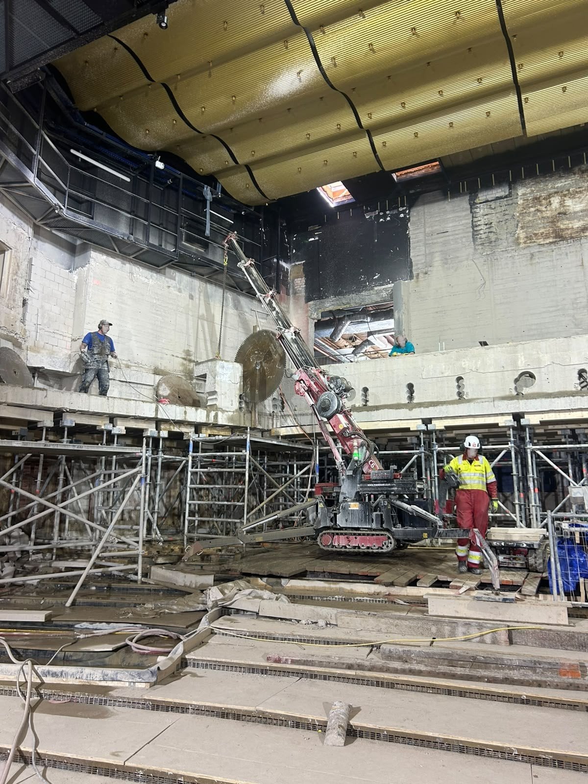 Betondelen verwijderen en afvoeren