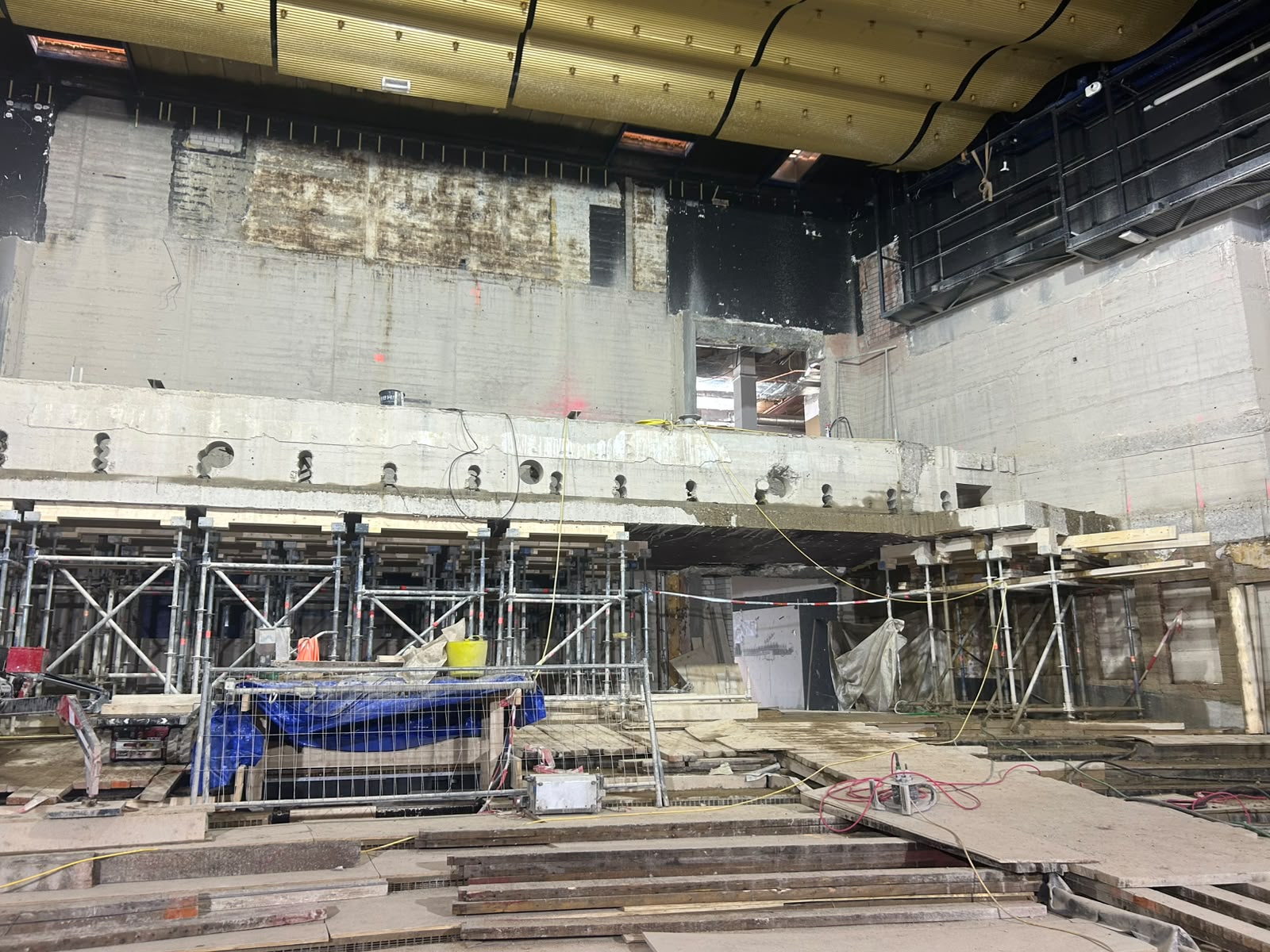Betondelen verwijderen en afvoeren