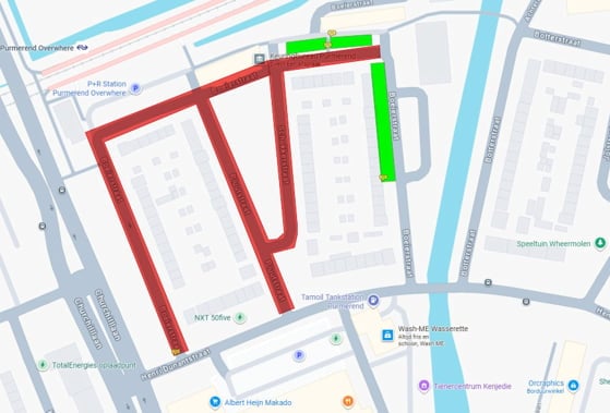 Rood = afgesloten straten
Groen = extra parkeerplaatsen
