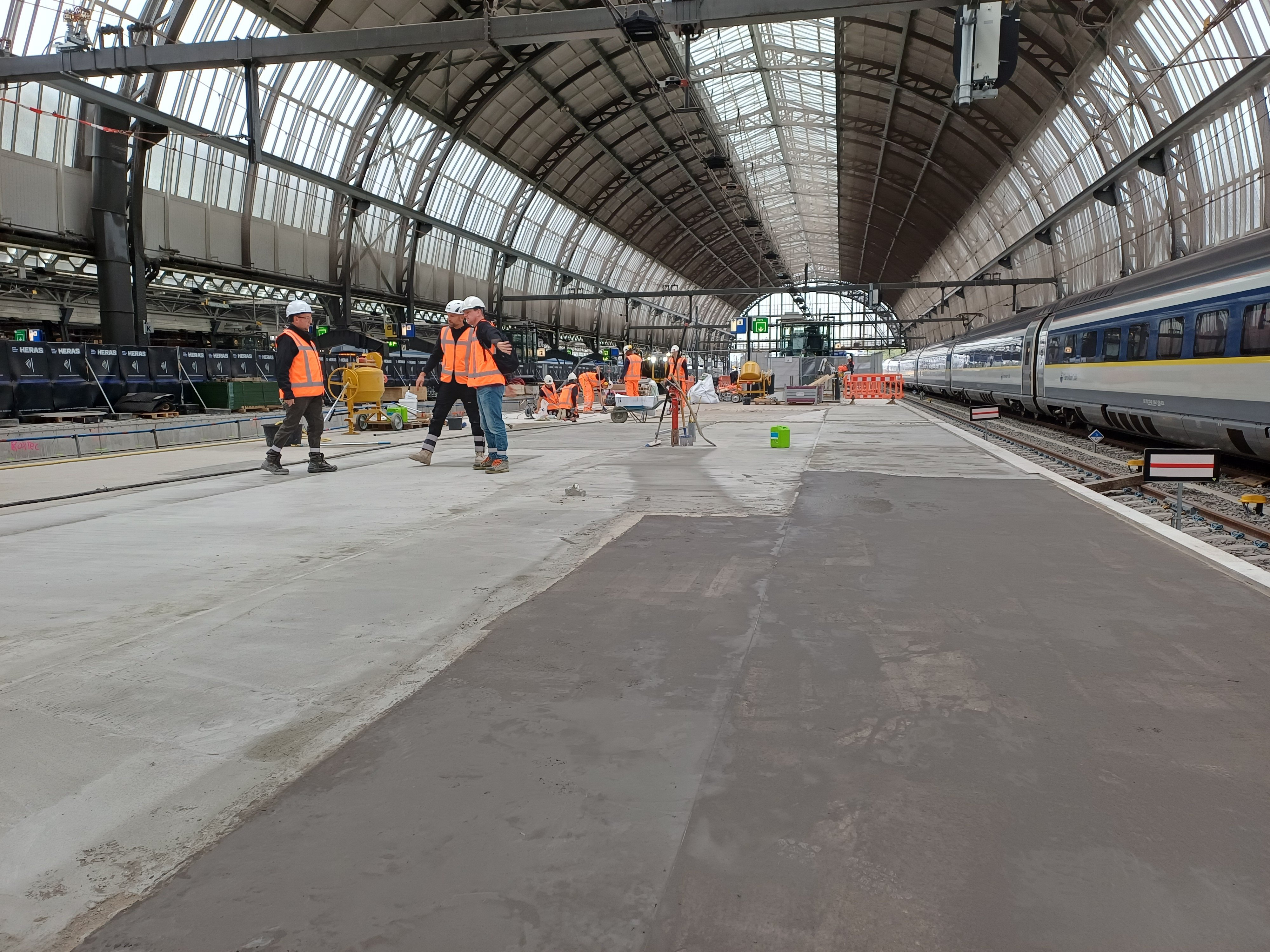 Perron 5., een beeld van de extra ruimte die ontstaat.